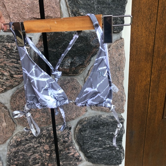 Hurley bikini - Picture 1 of 6